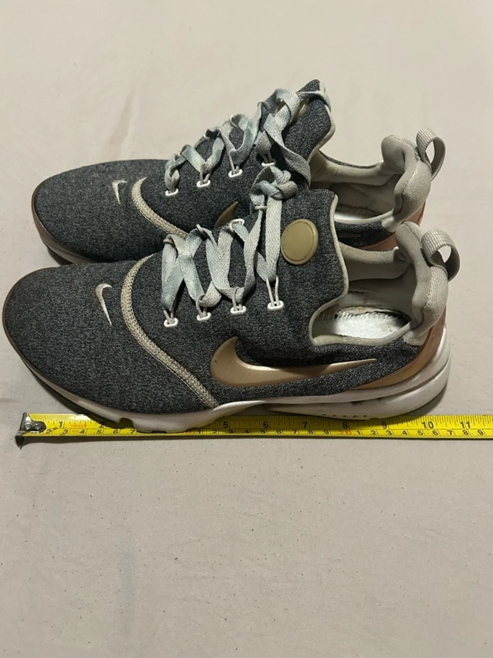Nike Women's Heathered Gray and Light Beige Athletic Sneakers